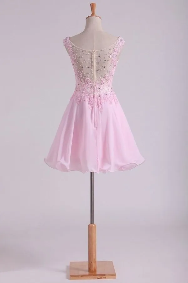 2024 Bateau A Line Short/Mini Prom Dress Chiffon With Applique & PR9BHSQR