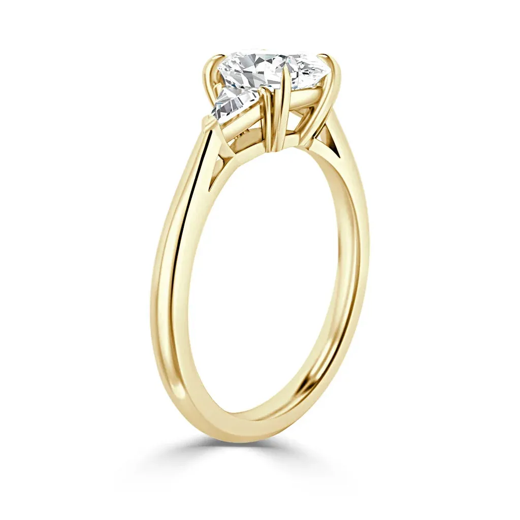 Eleanor - 18ct Yellow Gold - Oval