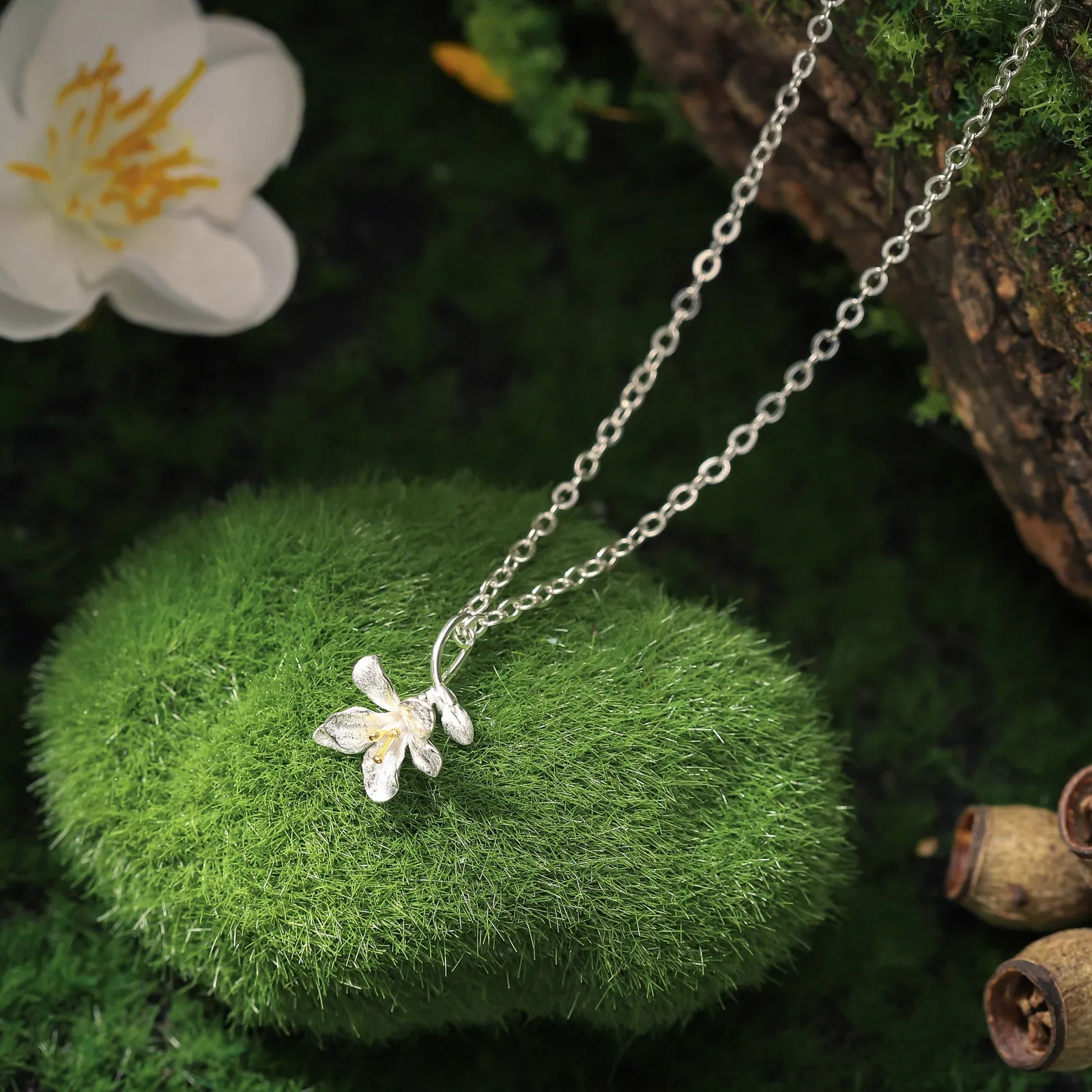 Freesia Necklace