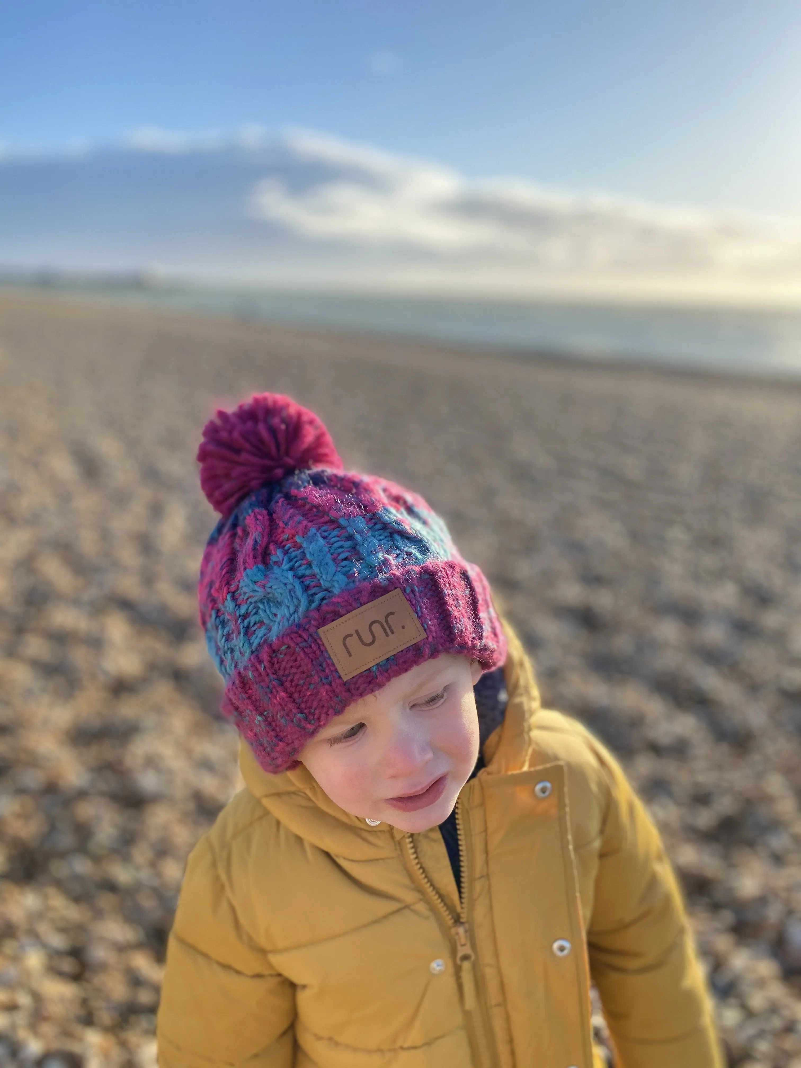 Junior Runr Winter Bobble Hat - Winter Berries