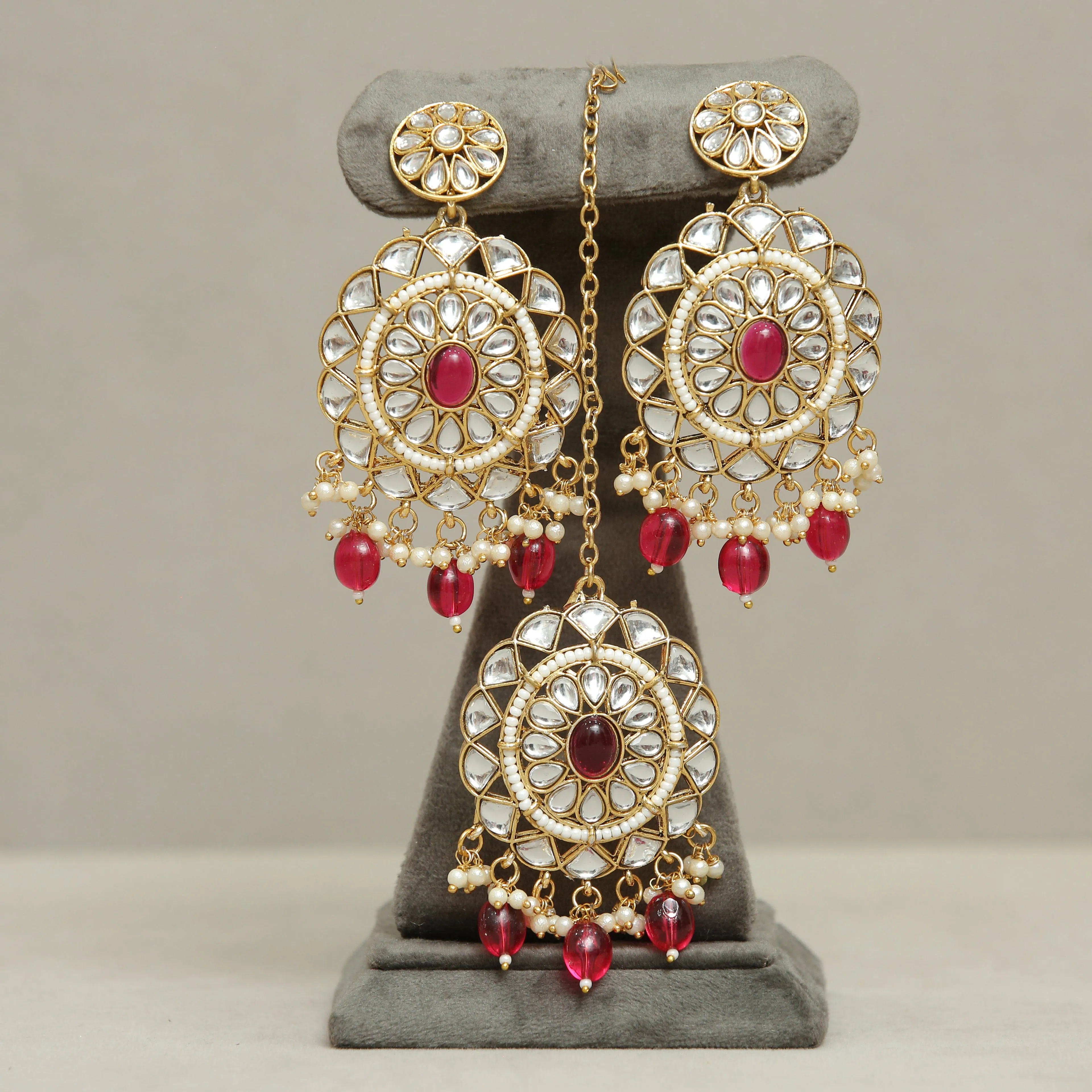 Melanie Kundan Earrings And Tikka