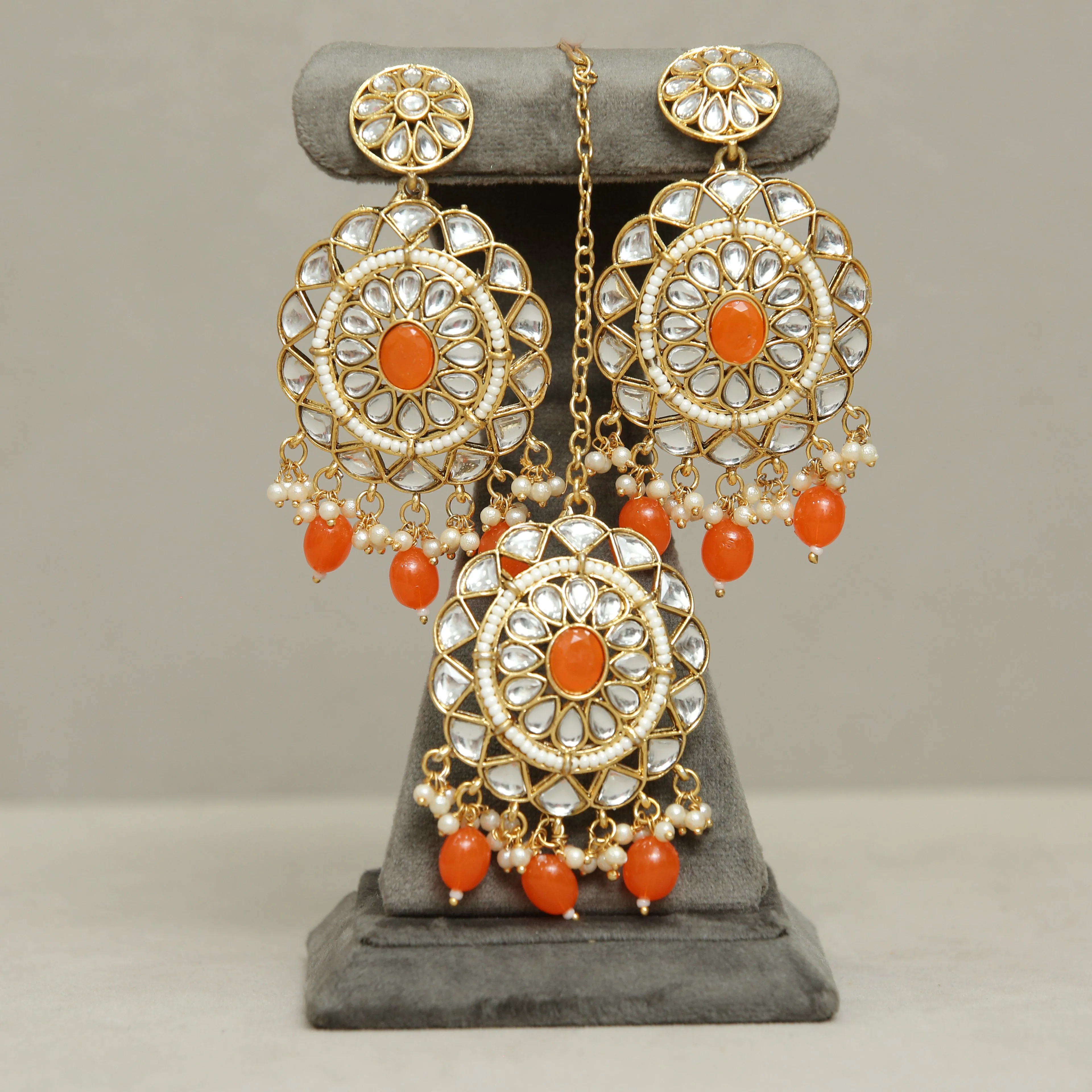 Melanie Kundan Earrings And Tikka