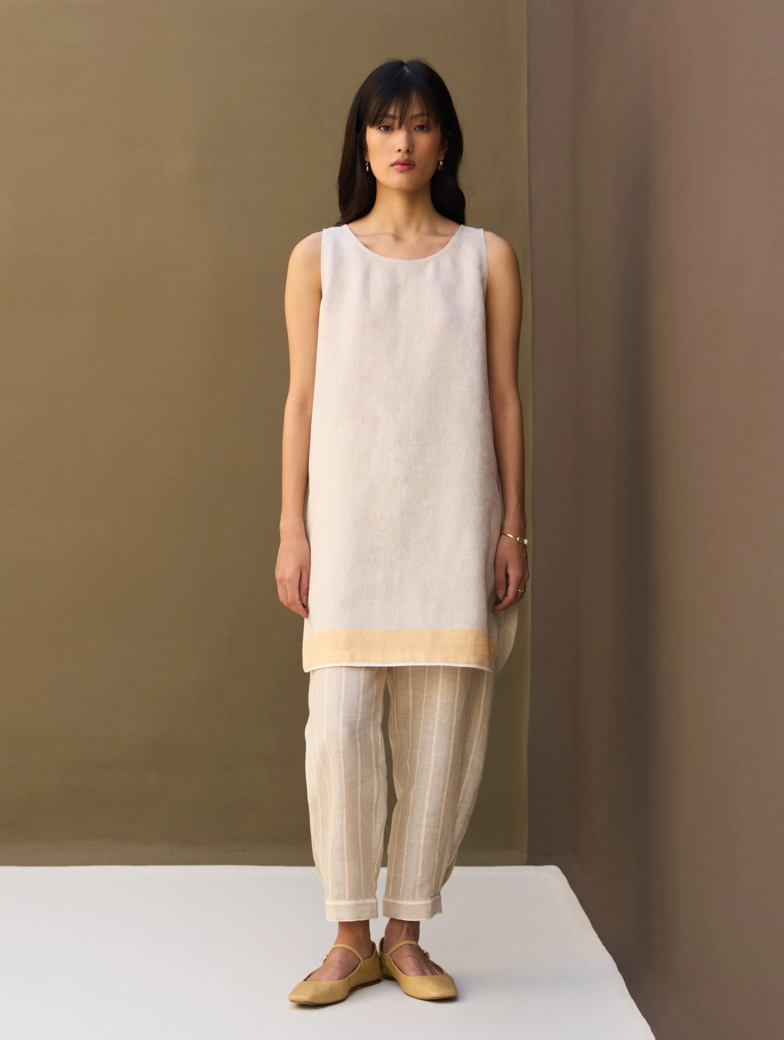 Nu Border Linen Kurta - Natural