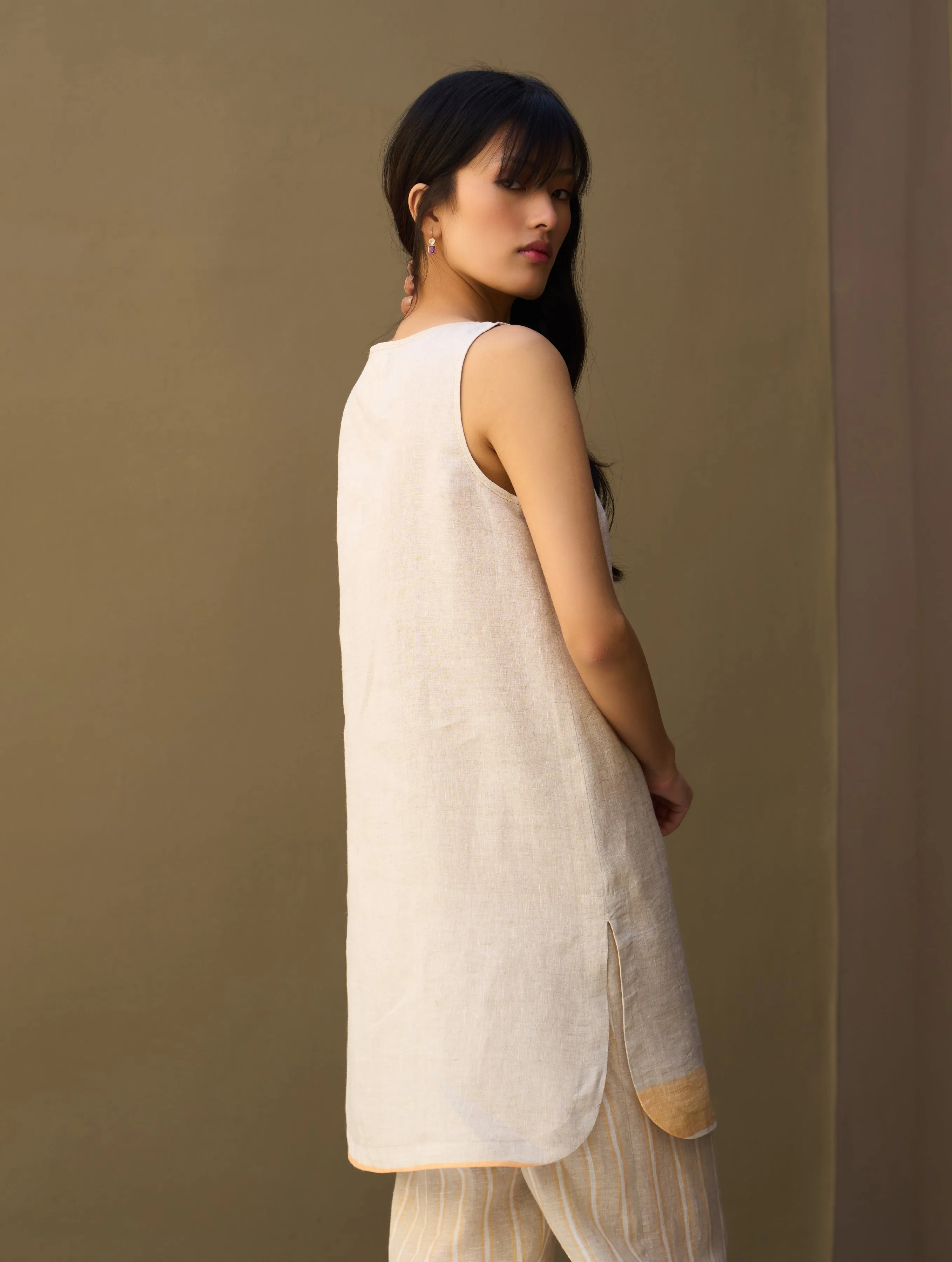 Nu Border Linen Kurta - Natural