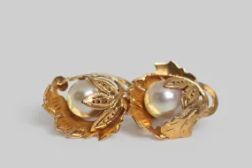 Retro Era Sheltered Pearl Folate Earrings in 18k Gold